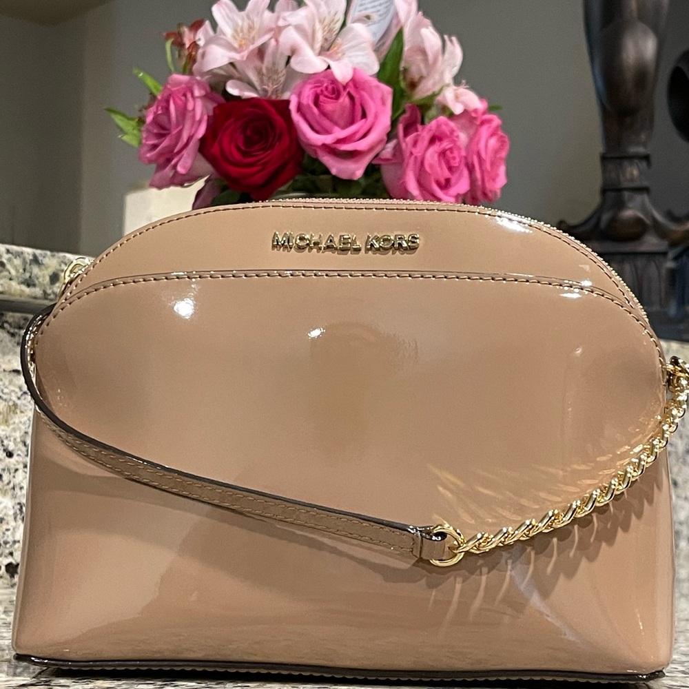 Michael Kors glossy dome crossbody, new with tags!